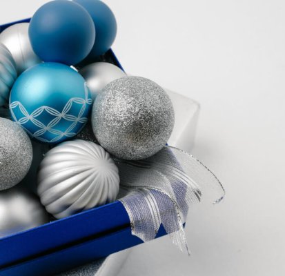 La Historia de las Decoraciones de Temporada y Cómo Guardarlas Correctamente